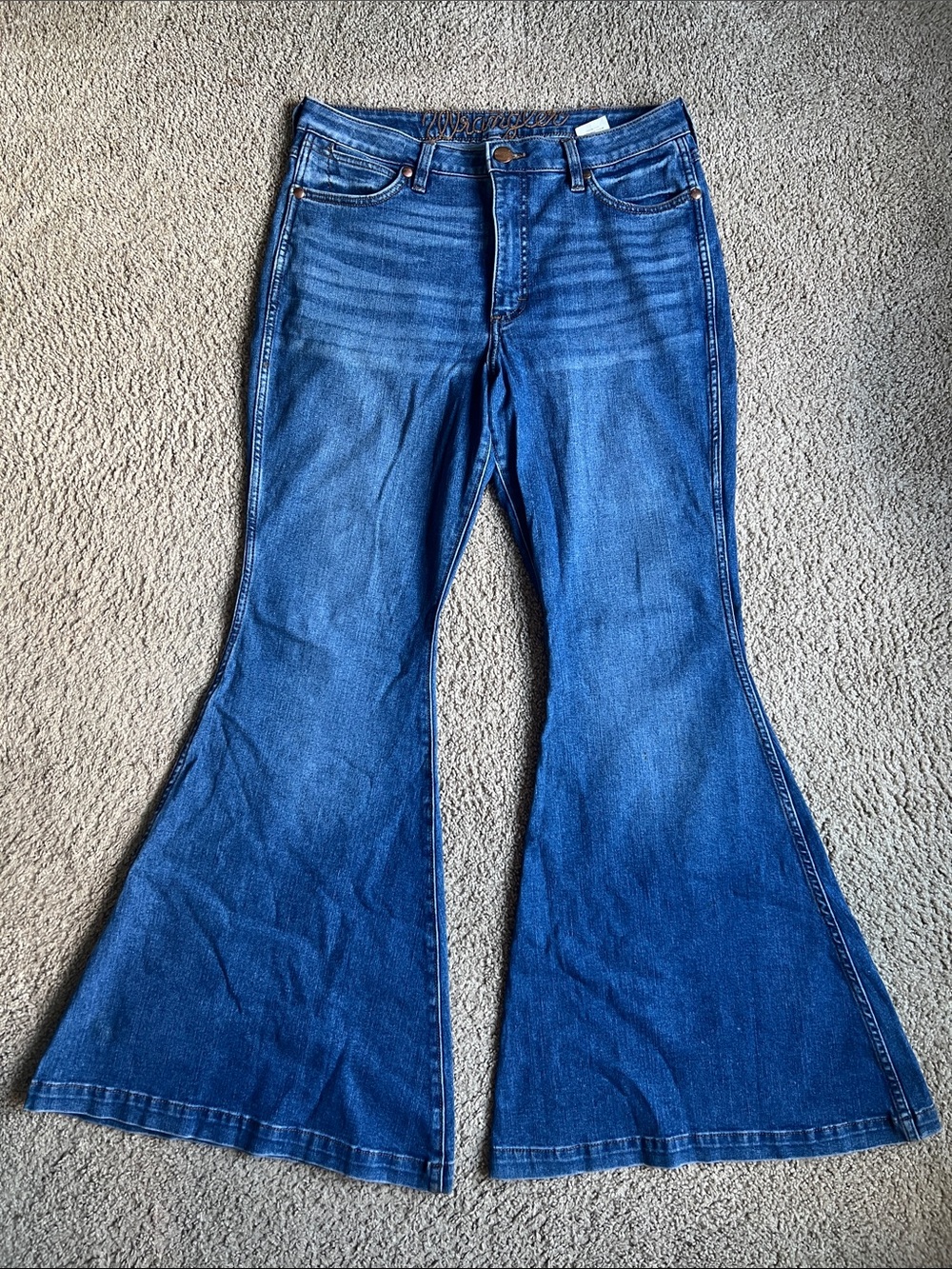 Classic Indigo Flare Jeans — Women's Wide Leg